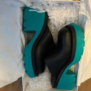 Bottega Veneta Black and Teal Mules